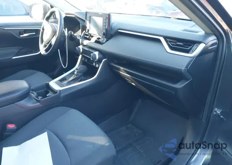 2021 Toyota Rav4 Xle z USA, uszkodzony, nr VIN 2T3P1RFV2MC167627